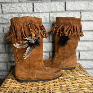 Minnetonka Suede Fringe Boots Feathers